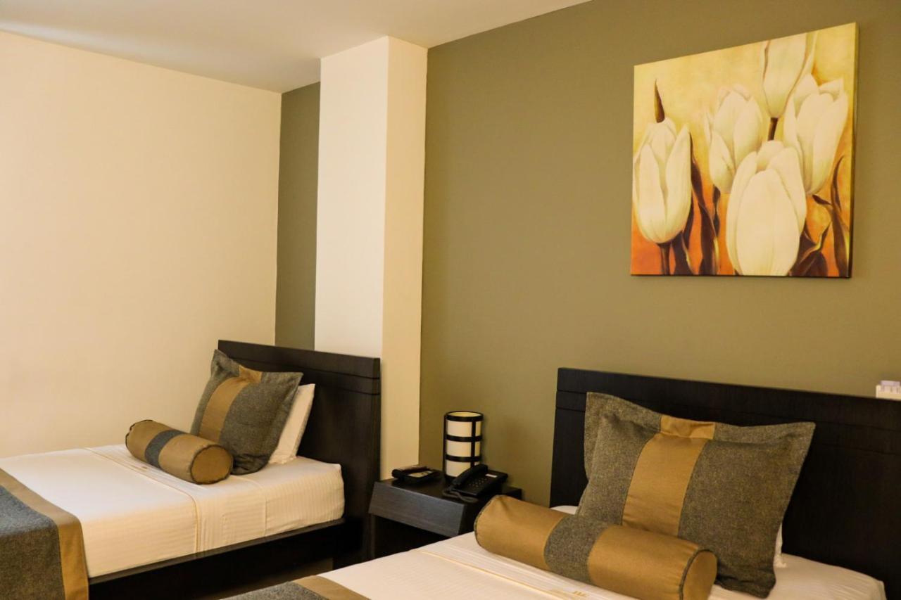 Hotel Medellin Gold エクステリア 写真