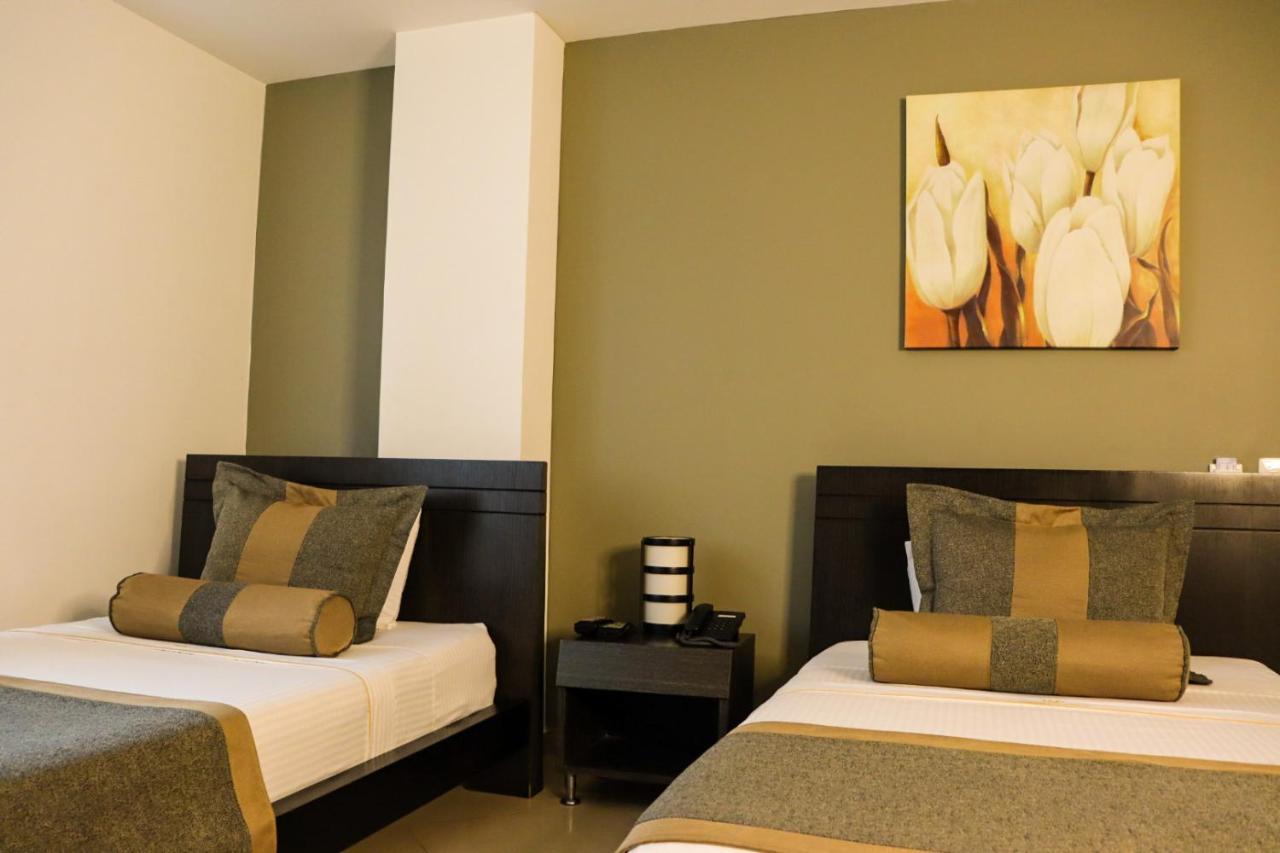 Hotel Medellin Gold エクステリア 写真