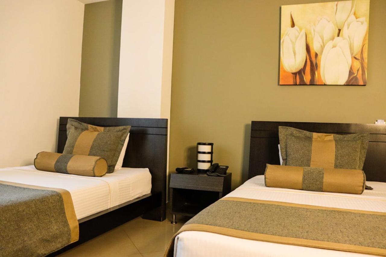 Hotel Medellin Gold エクステリア 写真